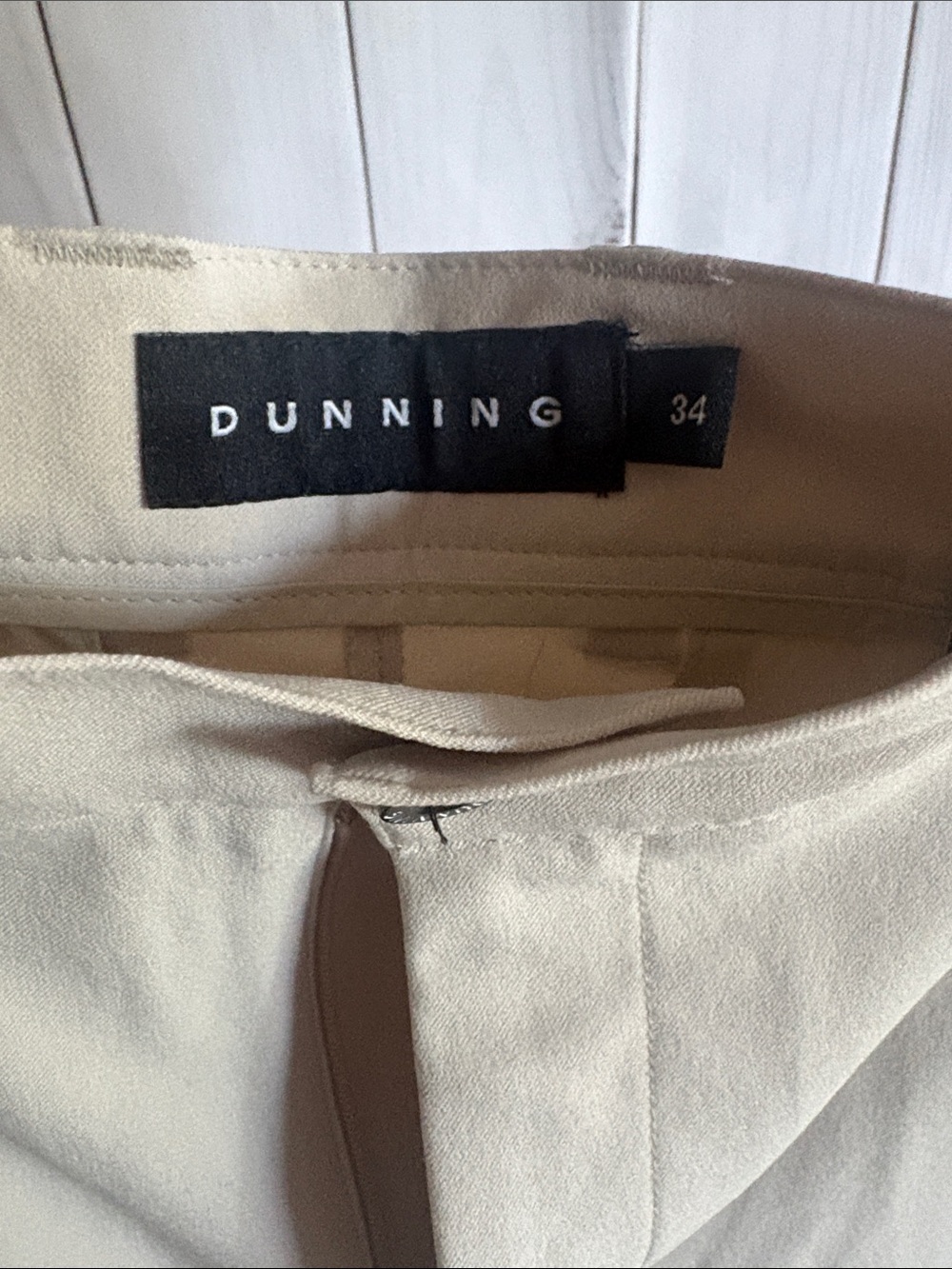 Dunning Golf - Men's Neutral Cream Flat Front Shorts - Lightweight Tailored Fit - Picture 4 of 4